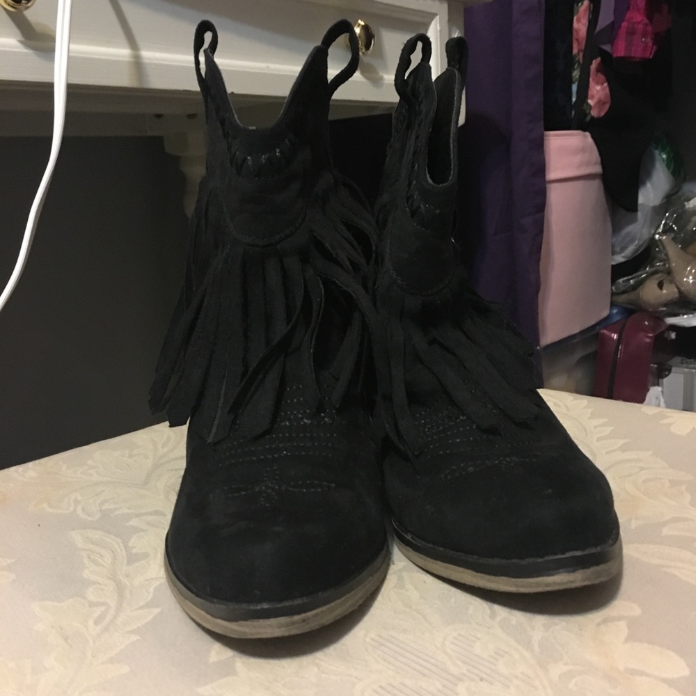 Fringed cowboy boots
